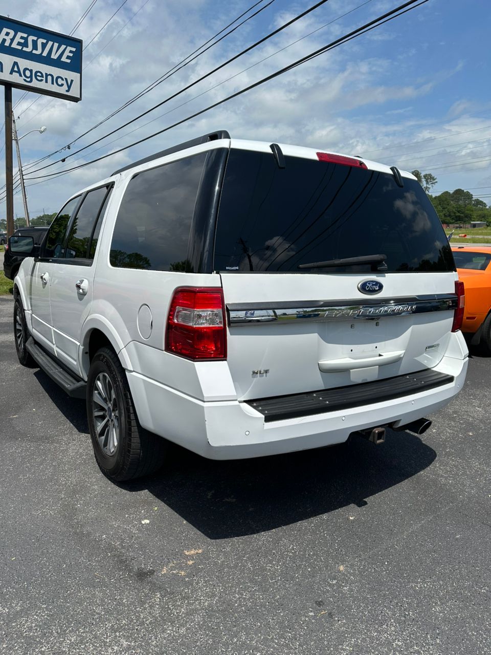 
								Ford Expedition White 2016 full									