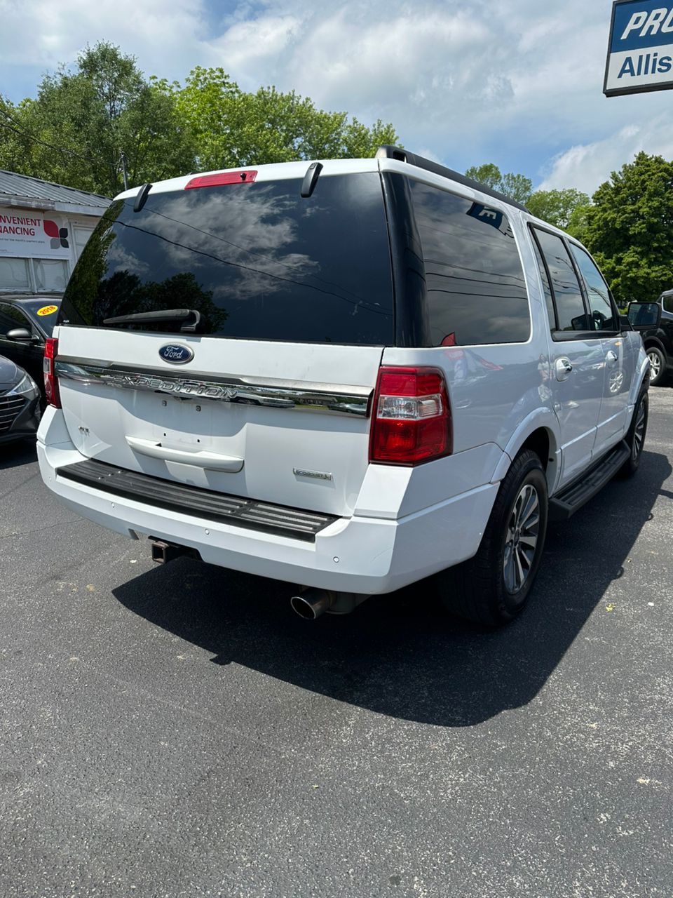 
								Ford Expedition White 2016 full									