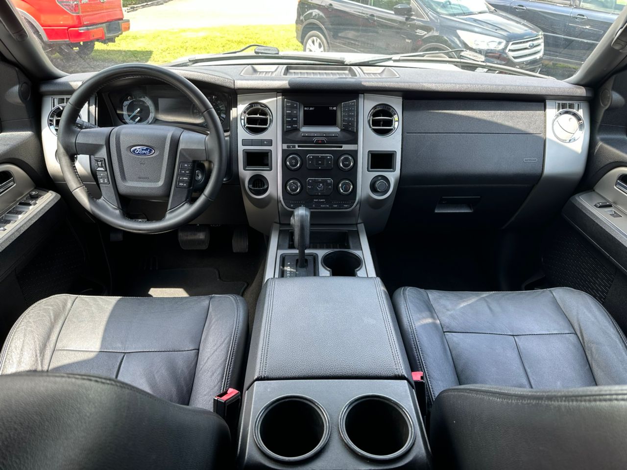 
								Ford Expedition White 2016 full									