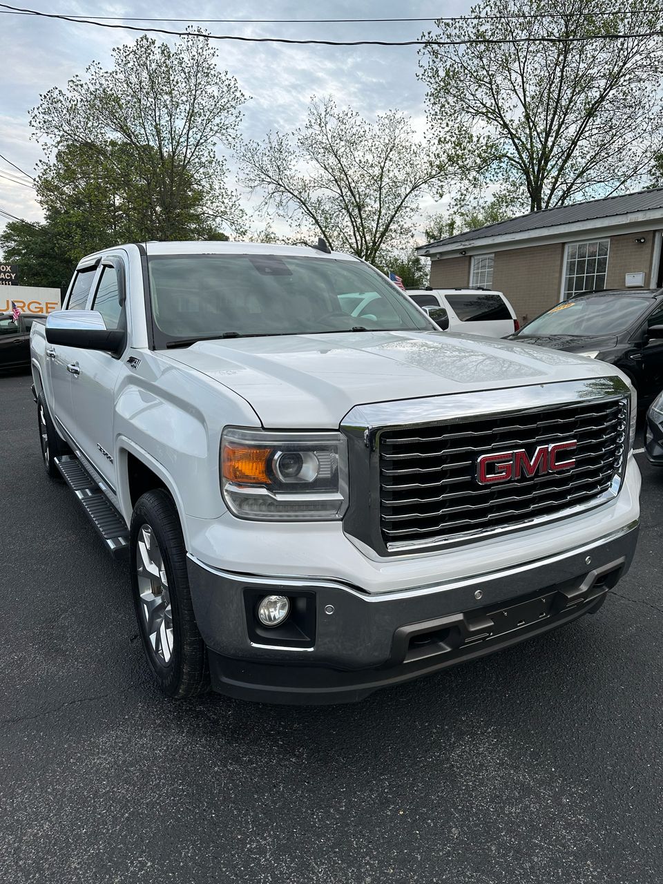 
								GMC Sierra 1500 SLT full									