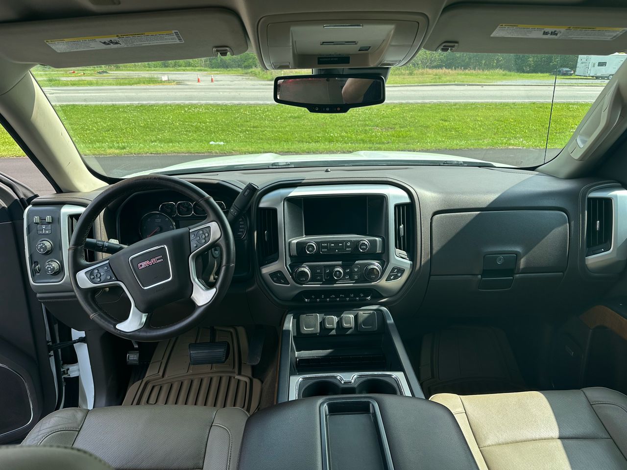 
								GMC Sierra 1500 SLT full									