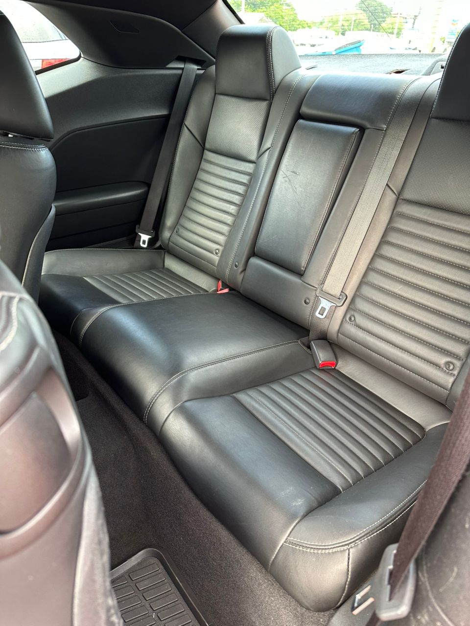 
								Dodge Challenger Orange 2012 full									