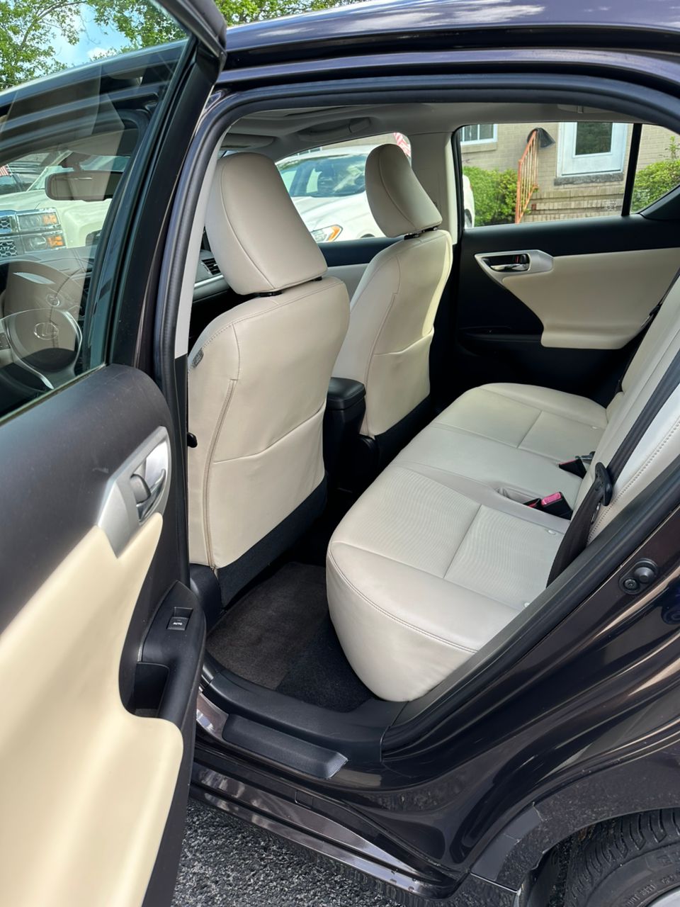 
								Lexus CT 200h Premium Hatchback 4D full									