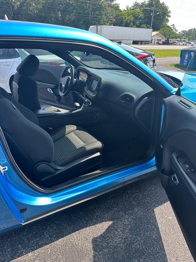 
								Dodge Challenger R/T Coupe 2D Blue full									