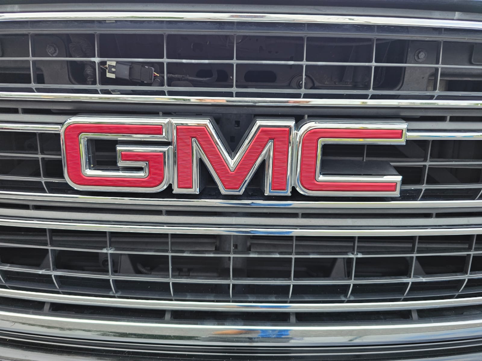 
								GMC YUKON SLT BLACK 2018 full									