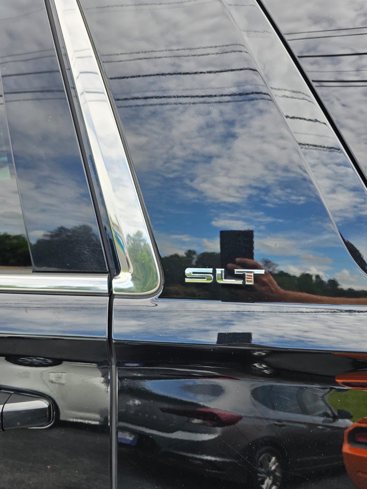 
								GMC YUKON SLT BLACK 2018 full									