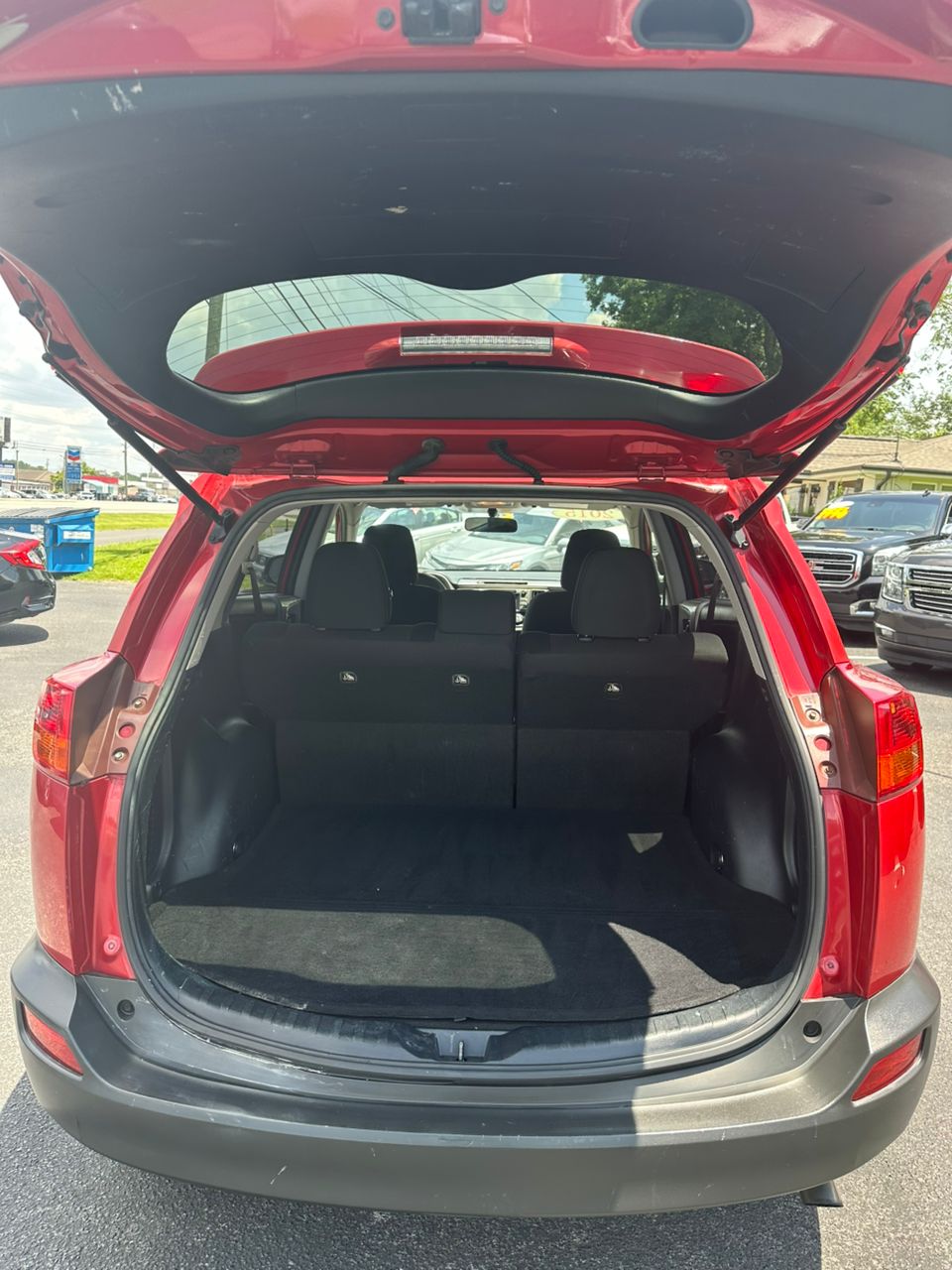 
								Toyota RAV4 LE Sport Utility 4D full									