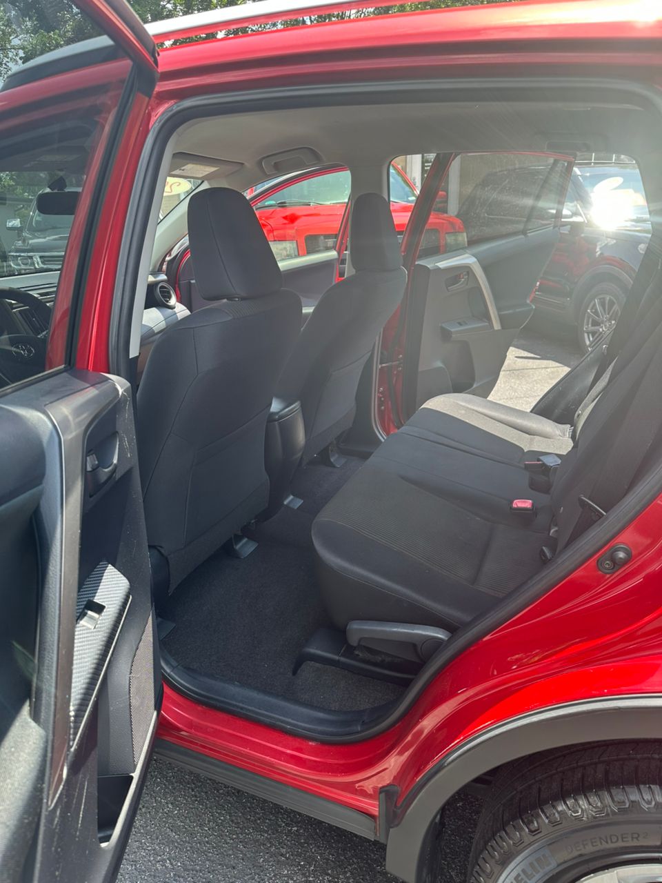 
								Toyota RAV4 LE Sport Utility 4D full									