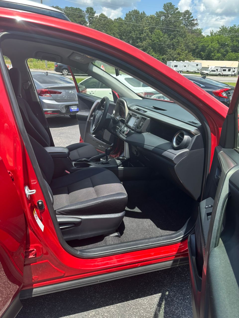 
								Toyota RAV4 LE Sport Utility 4D full									