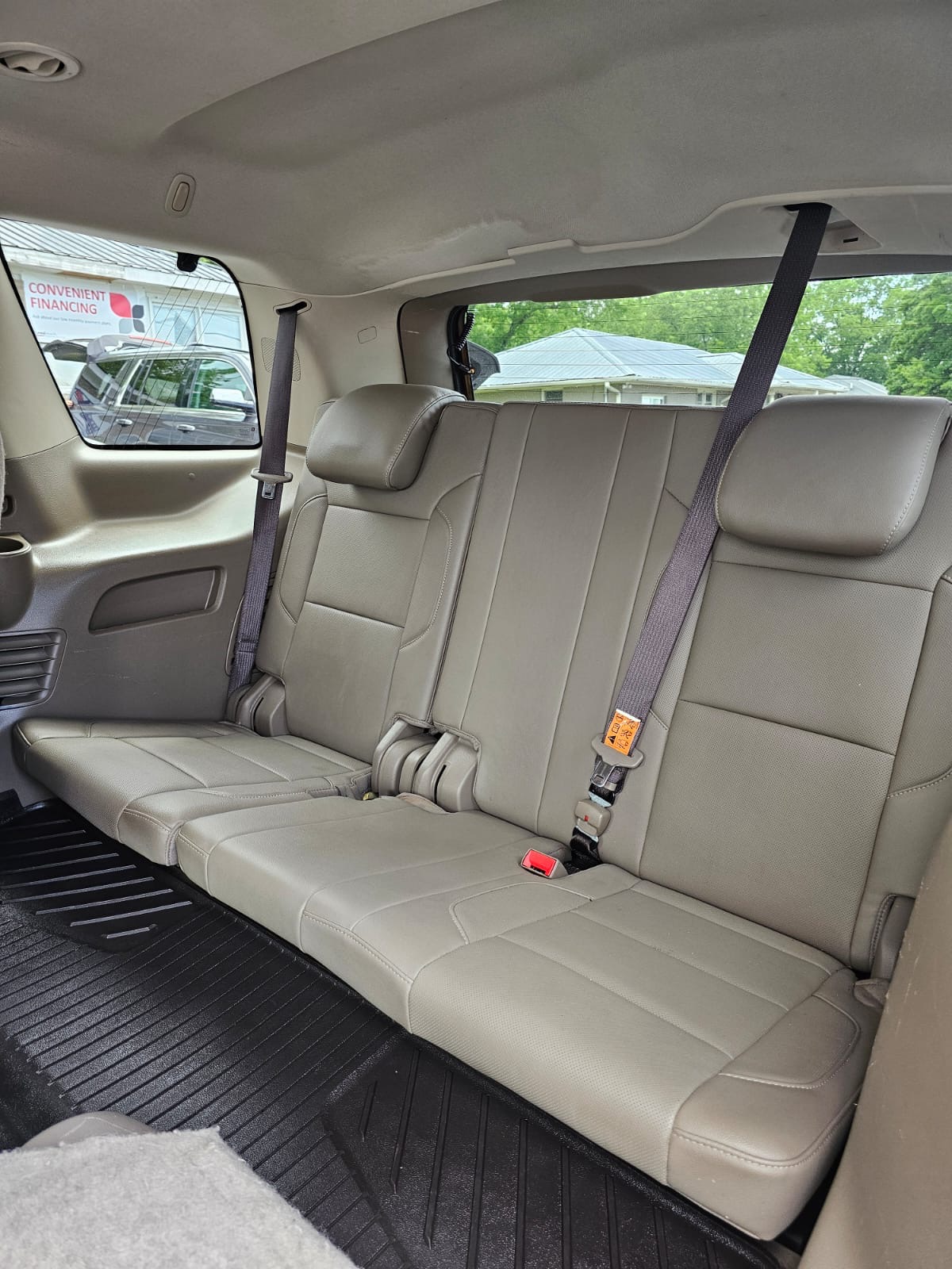 
								GMC YUKON SLT BLACK 2018 full									