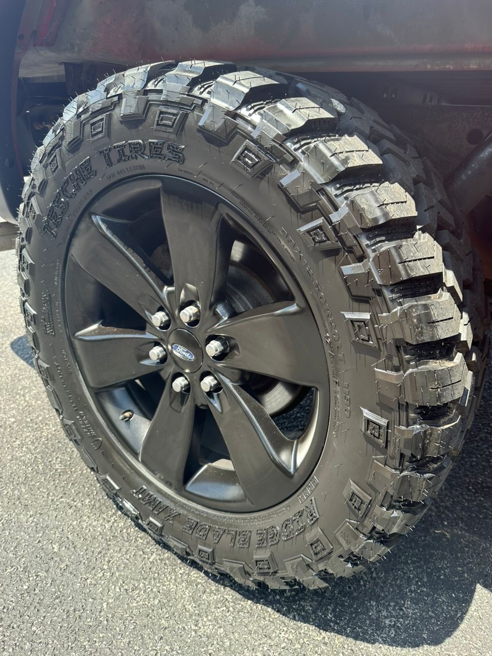 
								Ford F150 SuperCrew Cab FX4 Red 2013 full									