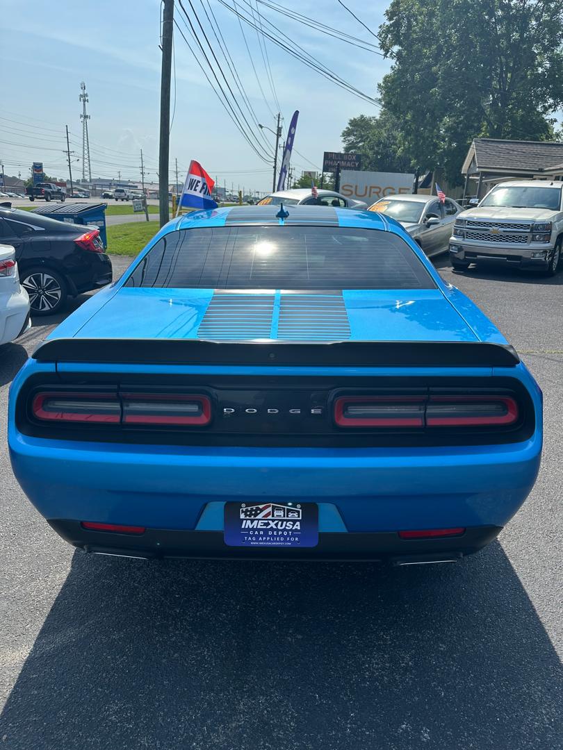 
								Dodge Challenger R/T Coupe 2D Blue full									