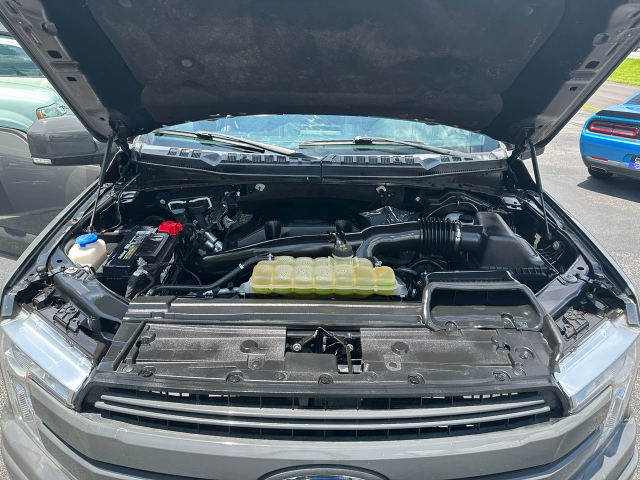 
								Ford F150 Lariat Gray 2018 full									