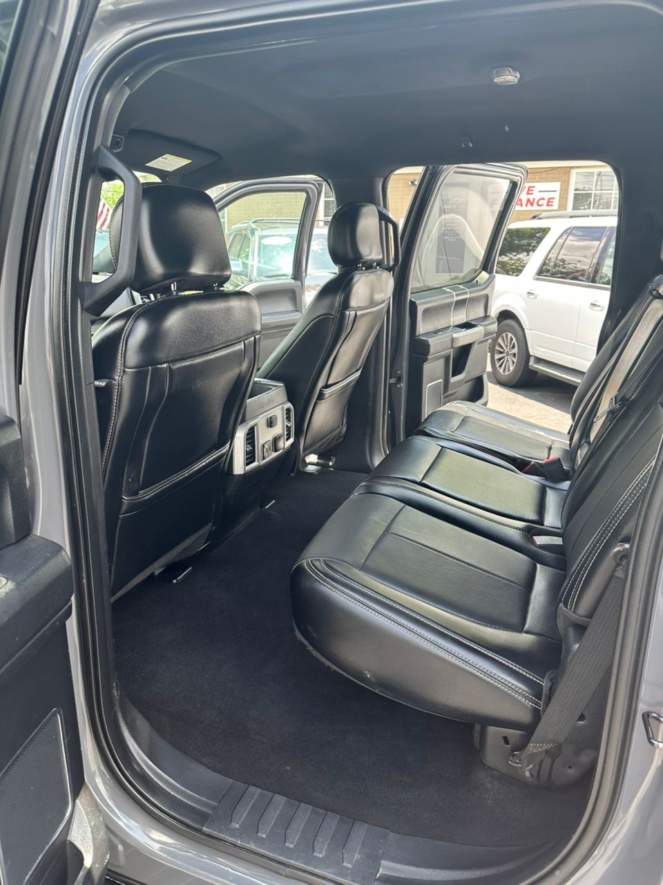 
								Ford F150 Lariat Gray 2018 full									
