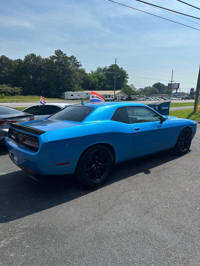 
								Dodge Challenger R/T Coupe 2D Blue full									