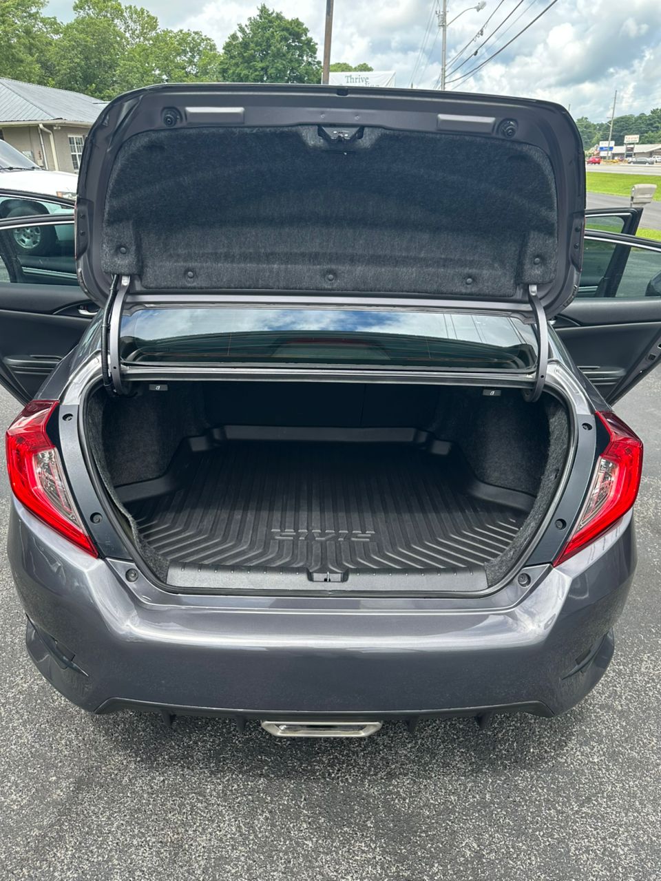 
								Honda Civic Sedan Sport Gray 2019 full									