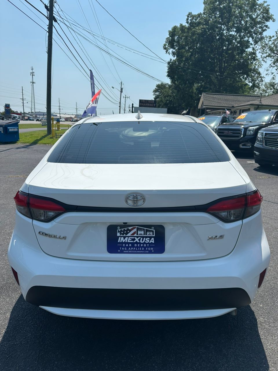 
								Toyota Corolla XLE White 2022 full									