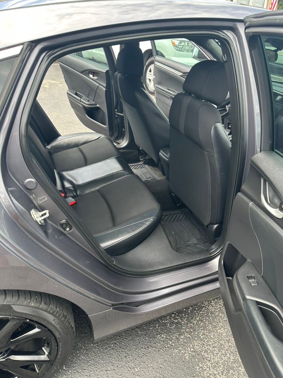 
								Honda Civic Sedan Sport Gray 2019 full									