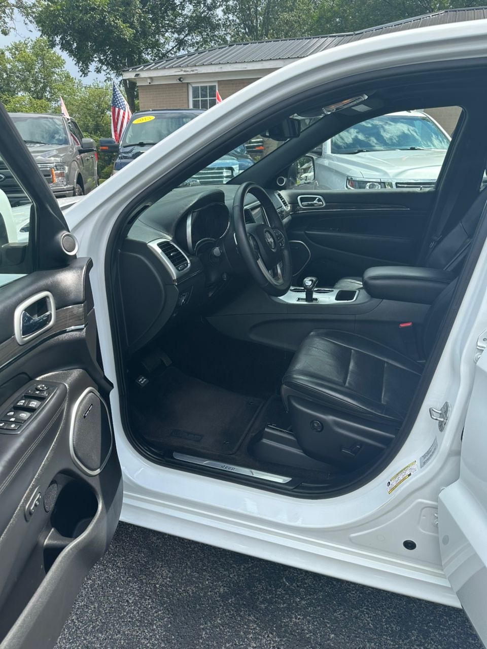 
								Jeep Grand Cherokee High Altitude White full									