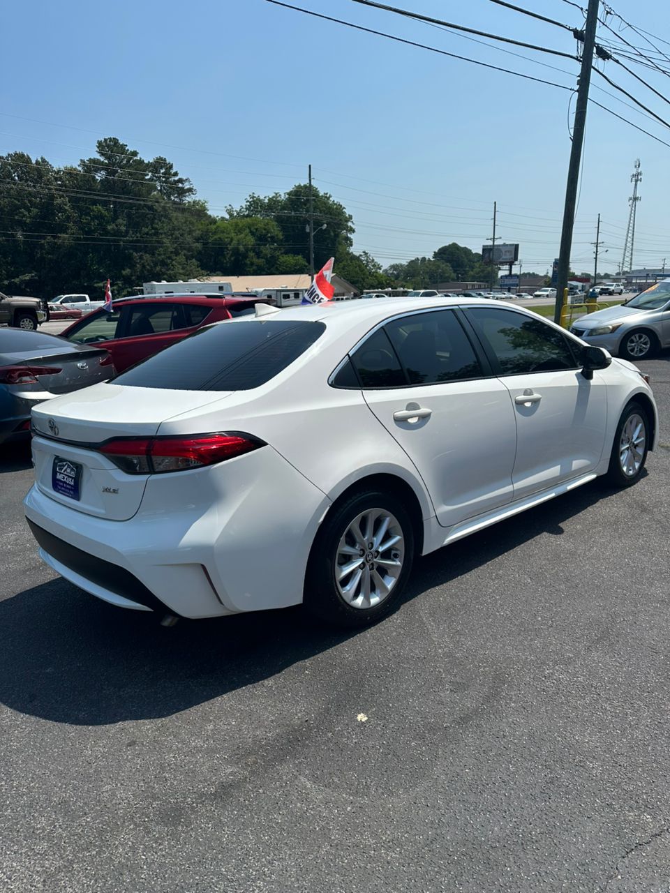 
								Toyota Corolla XLE White 2022 full									