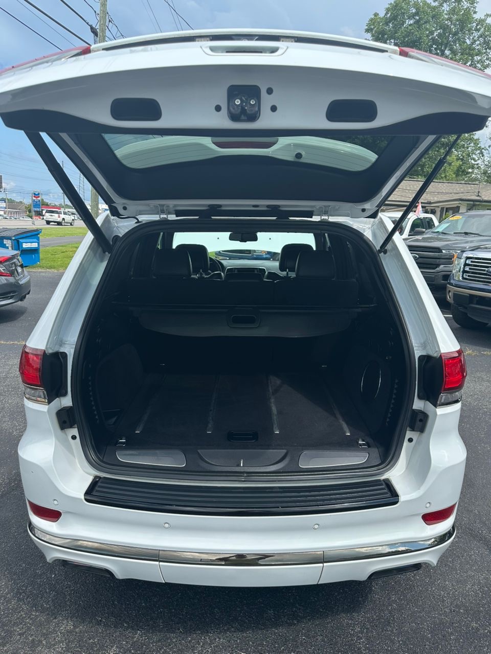 
								Jeep Grand Cherokee High Altitude White full									