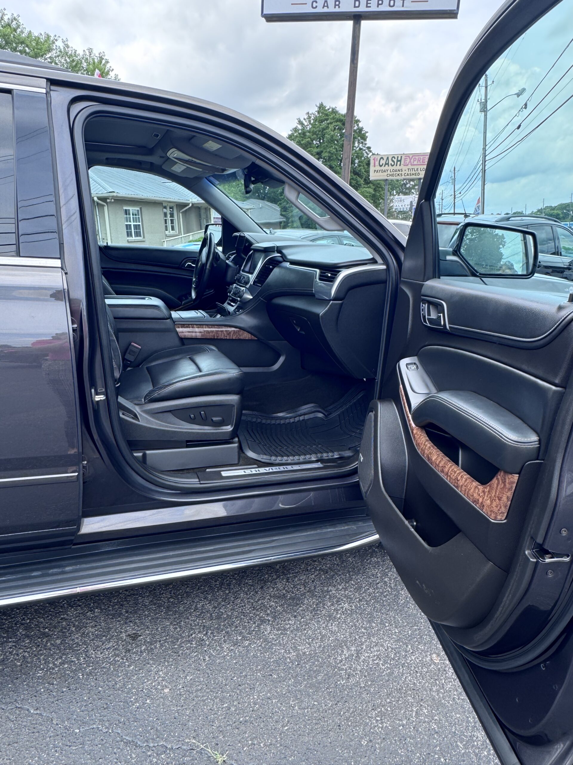 
								Chevrolet Tahoe LTZ 2016 Gray full									