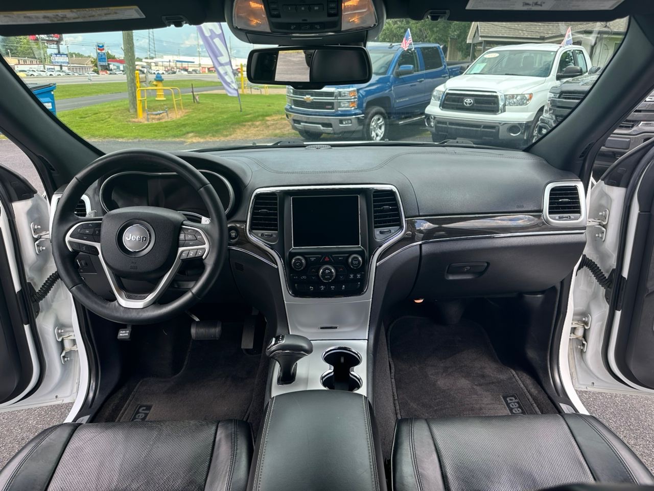 
								Jeep Grand Cherokee High Altitude White full									