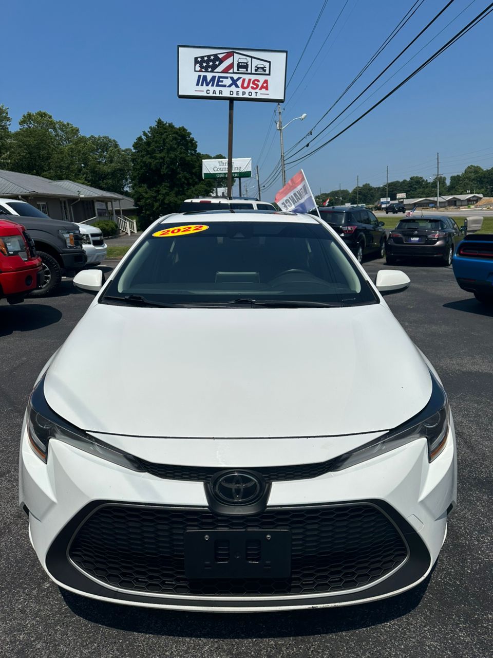 
								Toyota Corolla XLE White 2022 full									