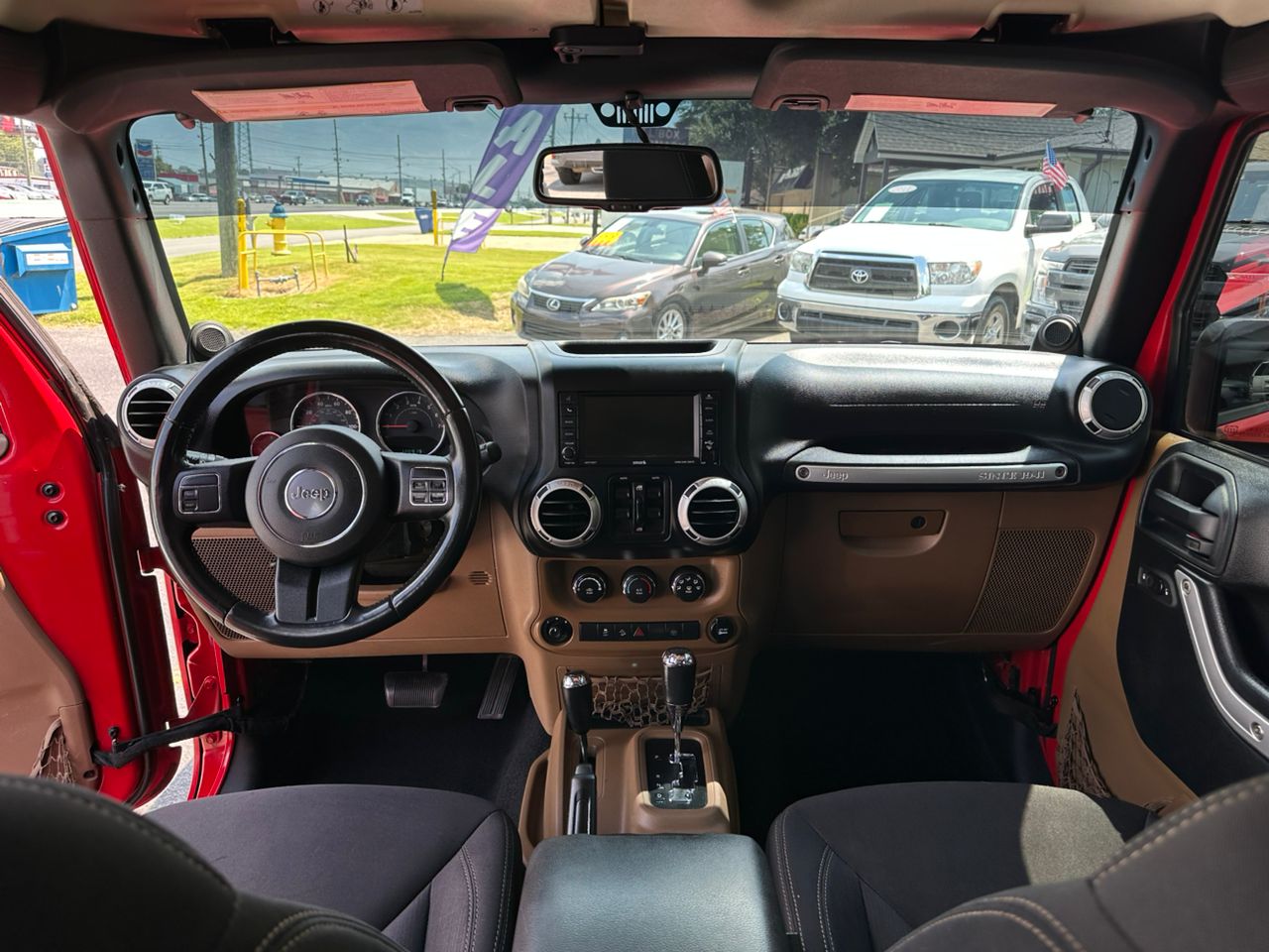 
								Jeep Wrangler Unlimited Sahara Red 2014 full									