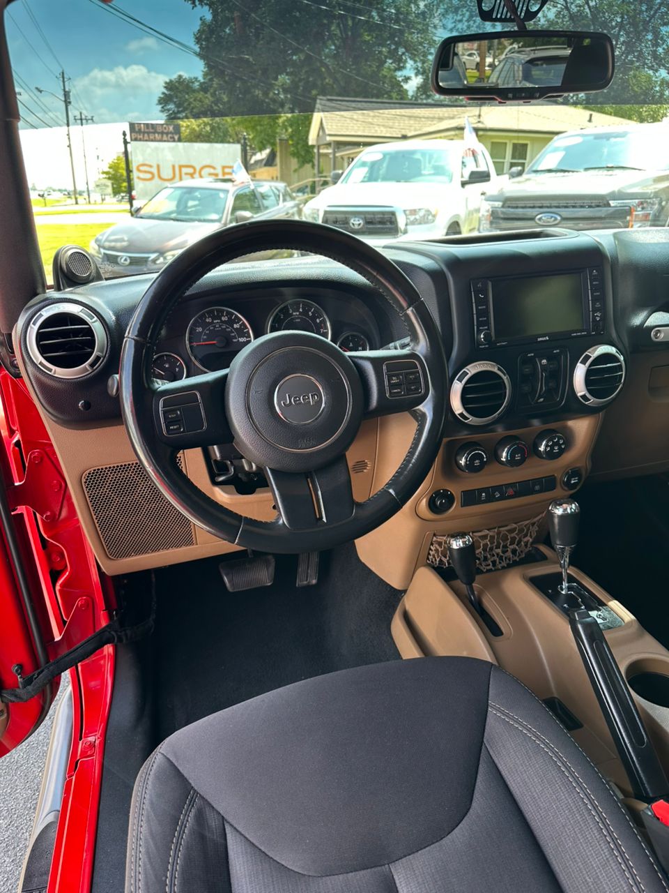 
								Jeep Wrangler Unlimited Sahara Red 2014 full									