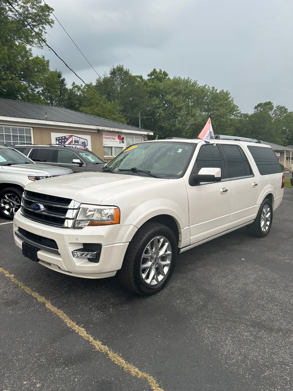 
								Ford Expedition EL Limited White 2017 full									