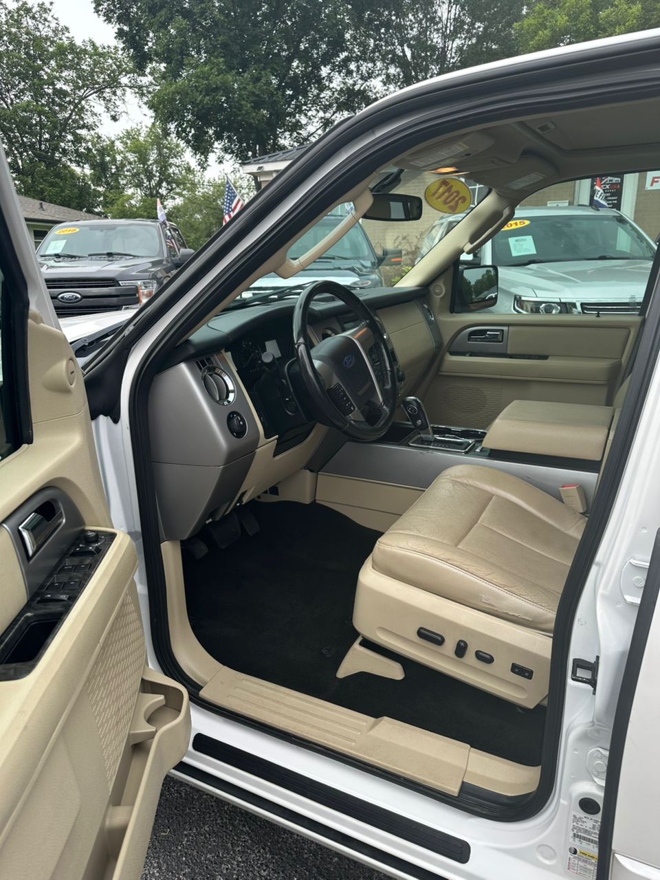 
								Ford Expedition EL Limited White 2017 full									