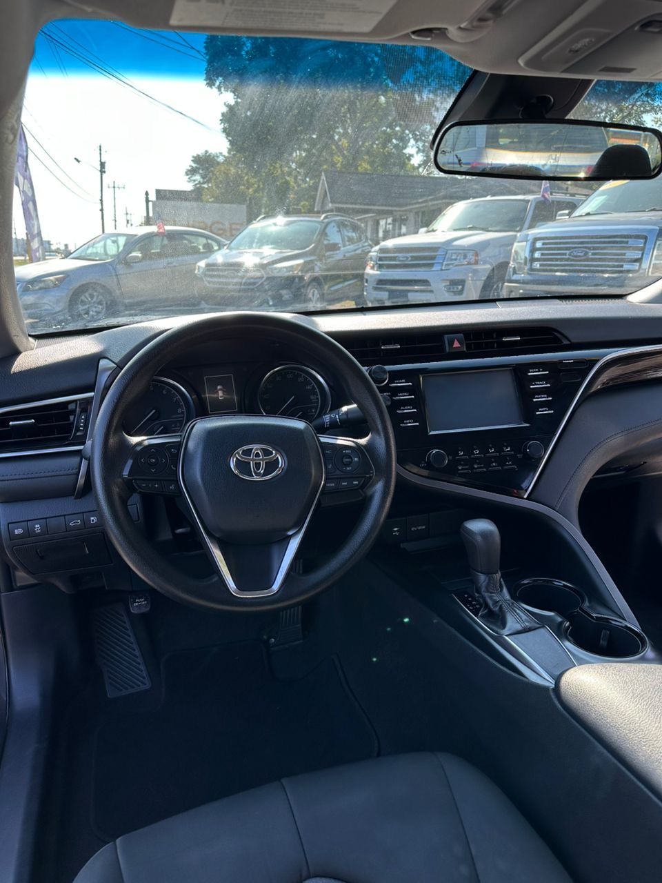 
								Toyota Camry LE Sedan 4D 2018 full									