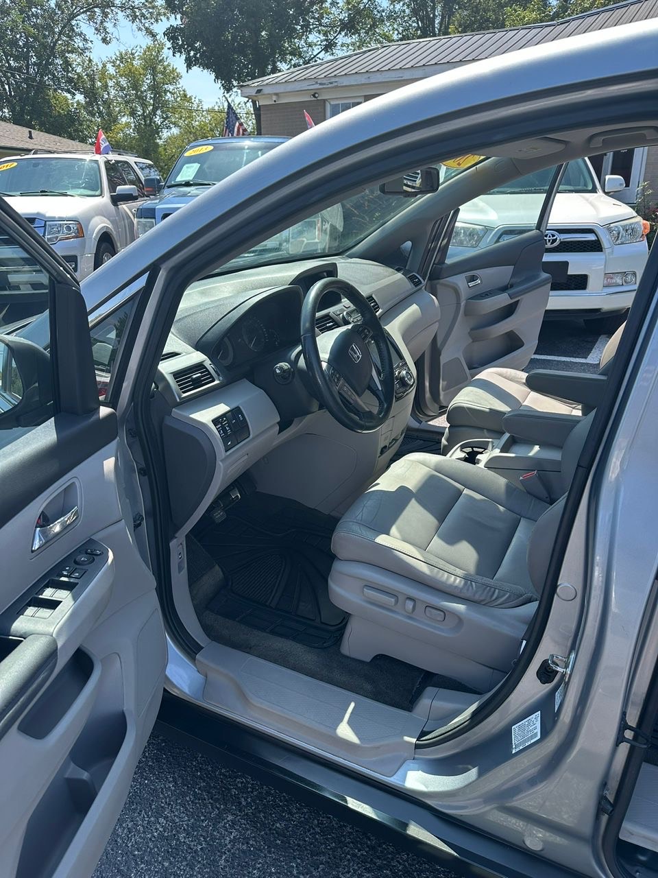 
								Honda Odyssey EX-L 2016 Silver full									