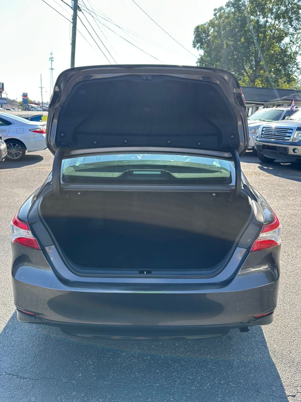
								Toyota Camry LE Sedan 4D 2018 full									