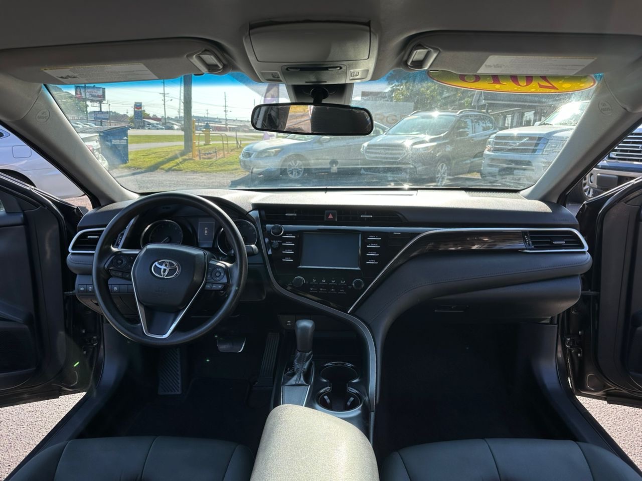 
								Toyota Camry LE Sedan 4D 2018 full									