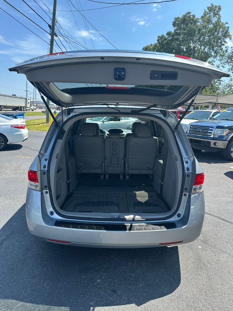 
								Honda Odyssey EX-L 2016 Silver full									