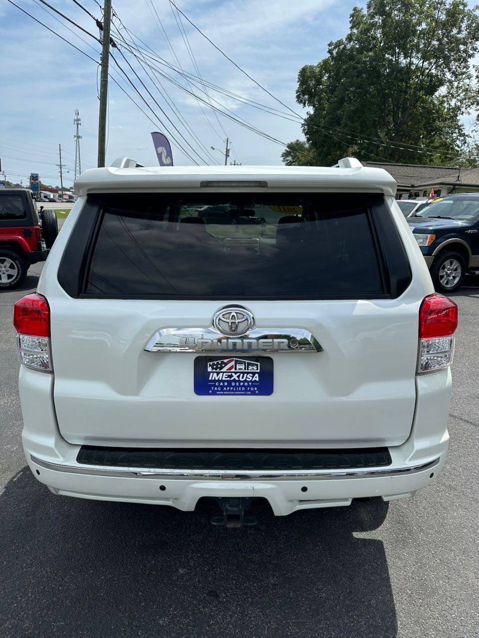 
								Toyota 4Runner SR5 V6 White 2011 full									
