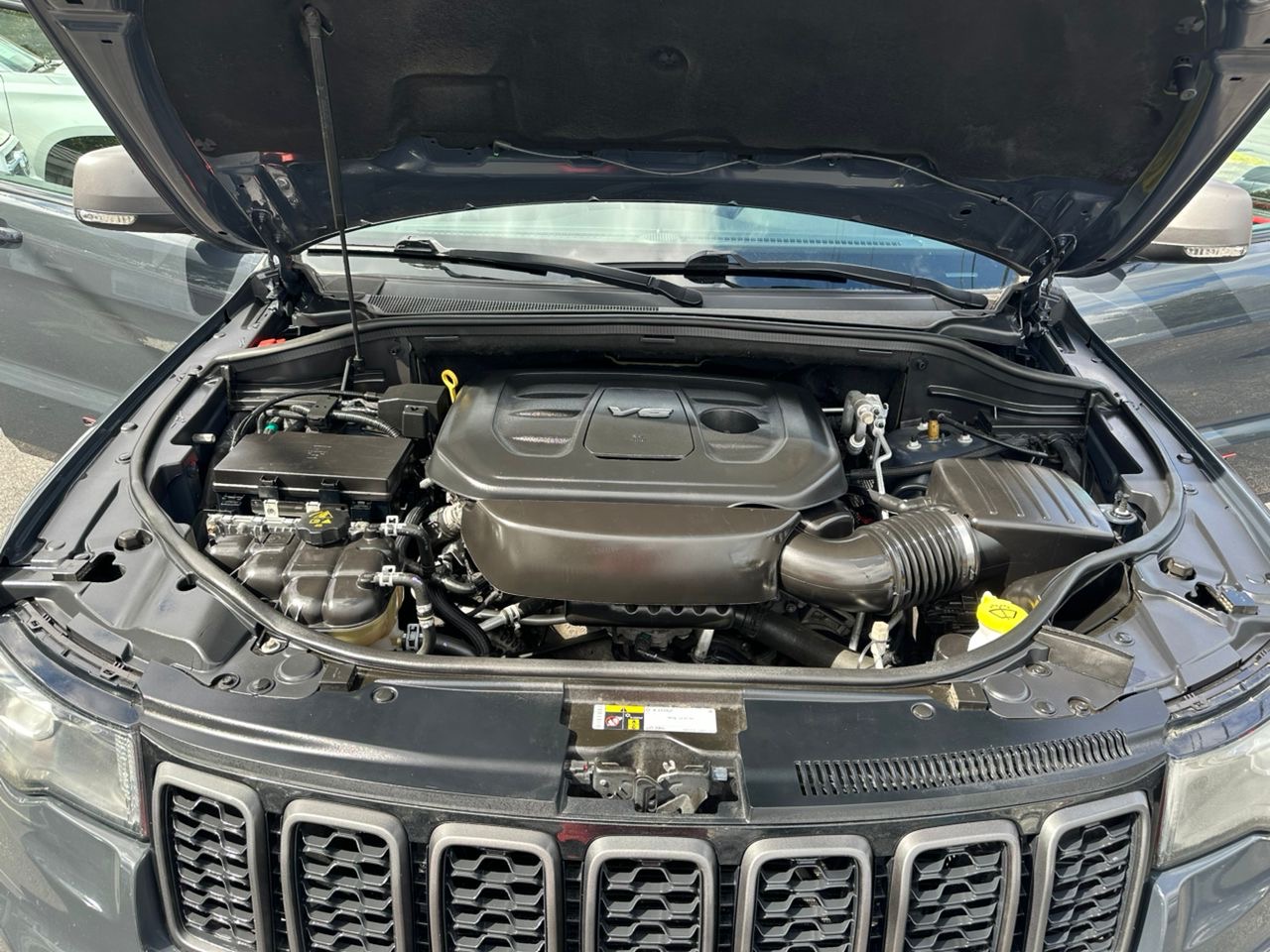 
								Jeep Grand Cherokee Trailhawk 2018 Gray full									