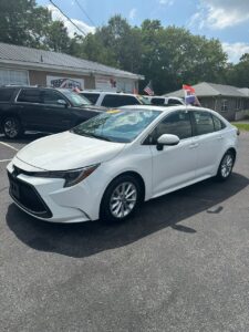Toyota Corolla XLE White 2022