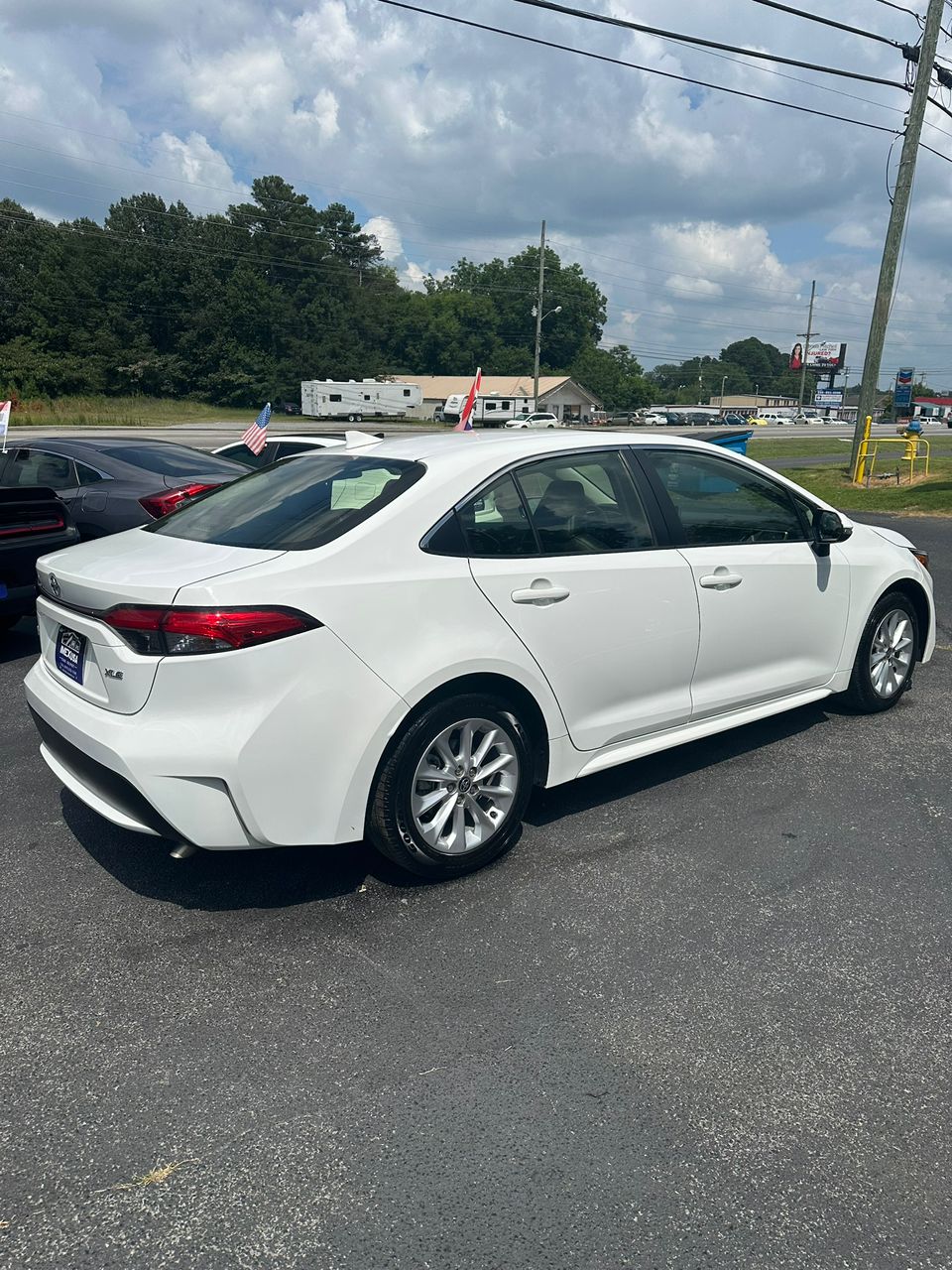 
								Toyota Corolla XLE White 2022 full									