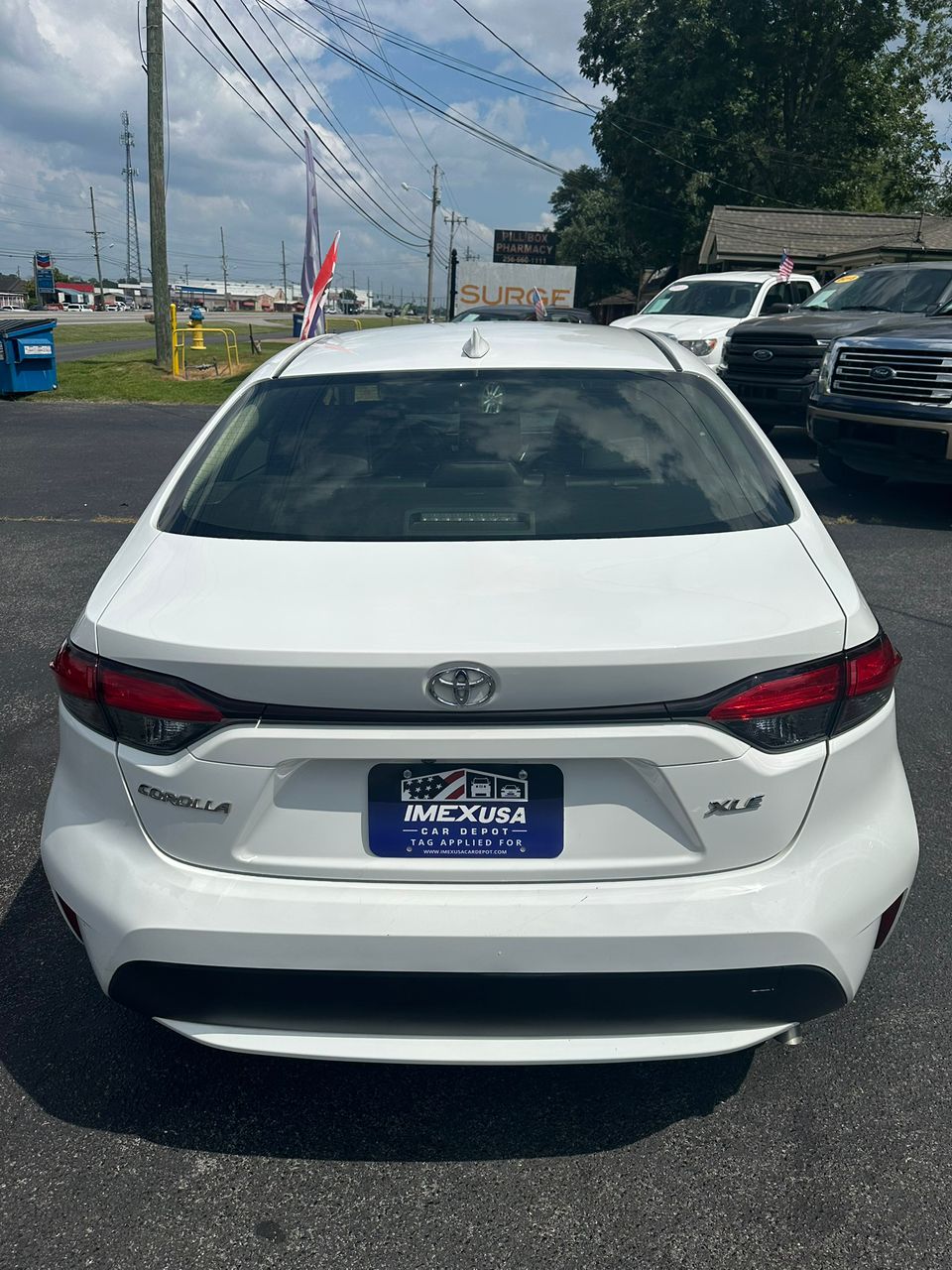 
								Toyota Corolla XLE White 2022 full									