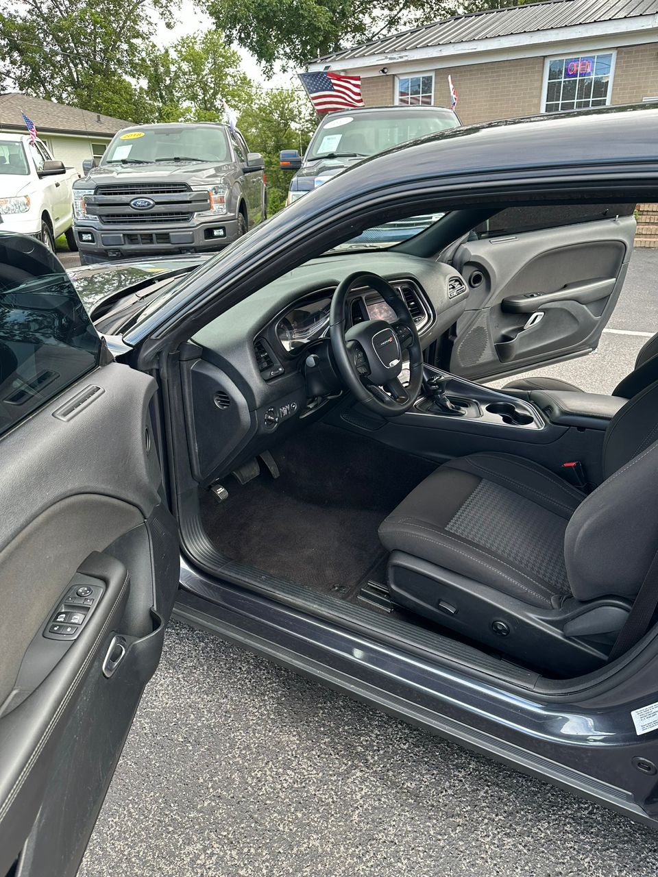
								Dodge Challenger R/T Gray 2018 full									