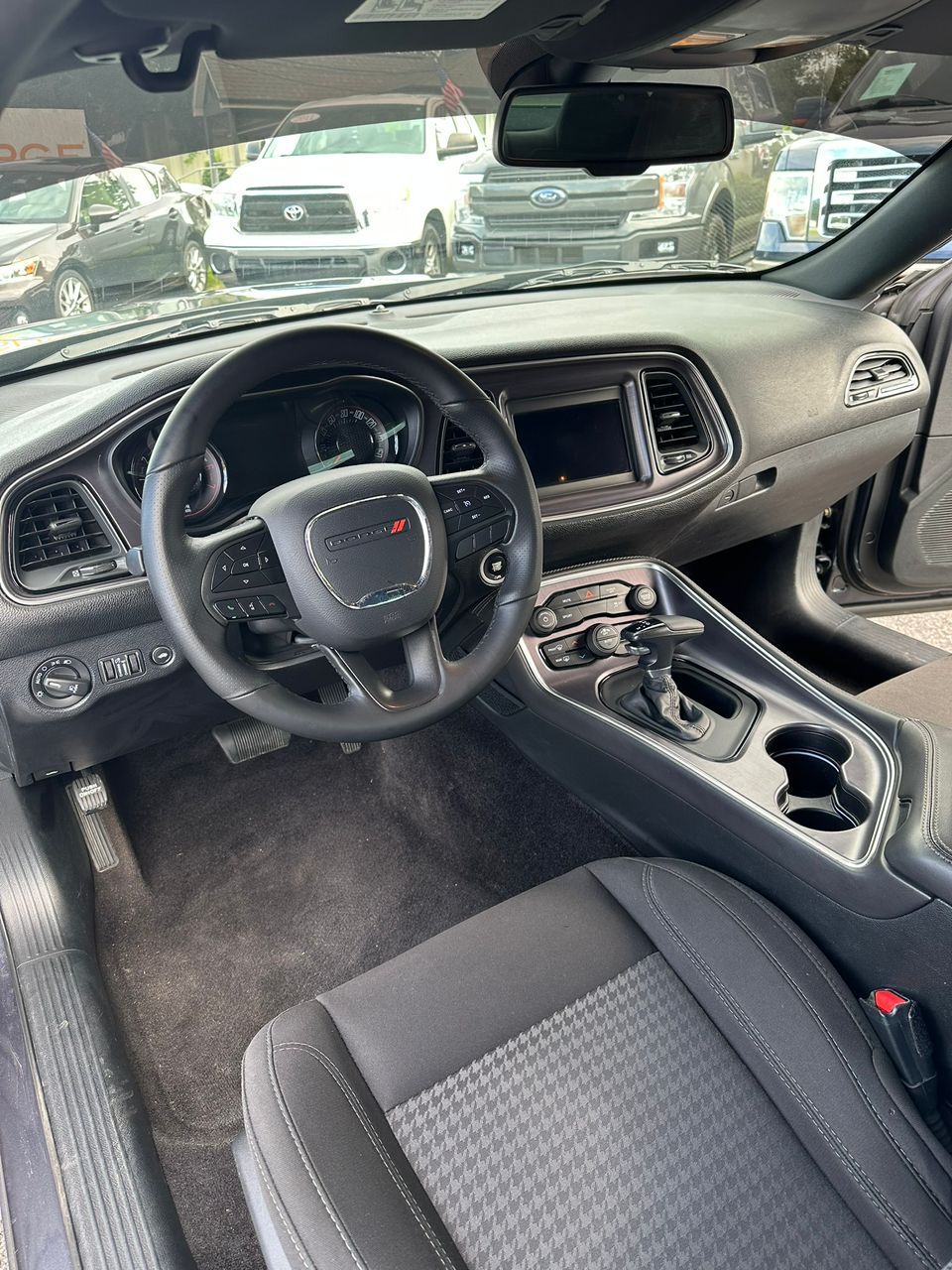 
								Dodge Challenger R/T Gray 2018 full									