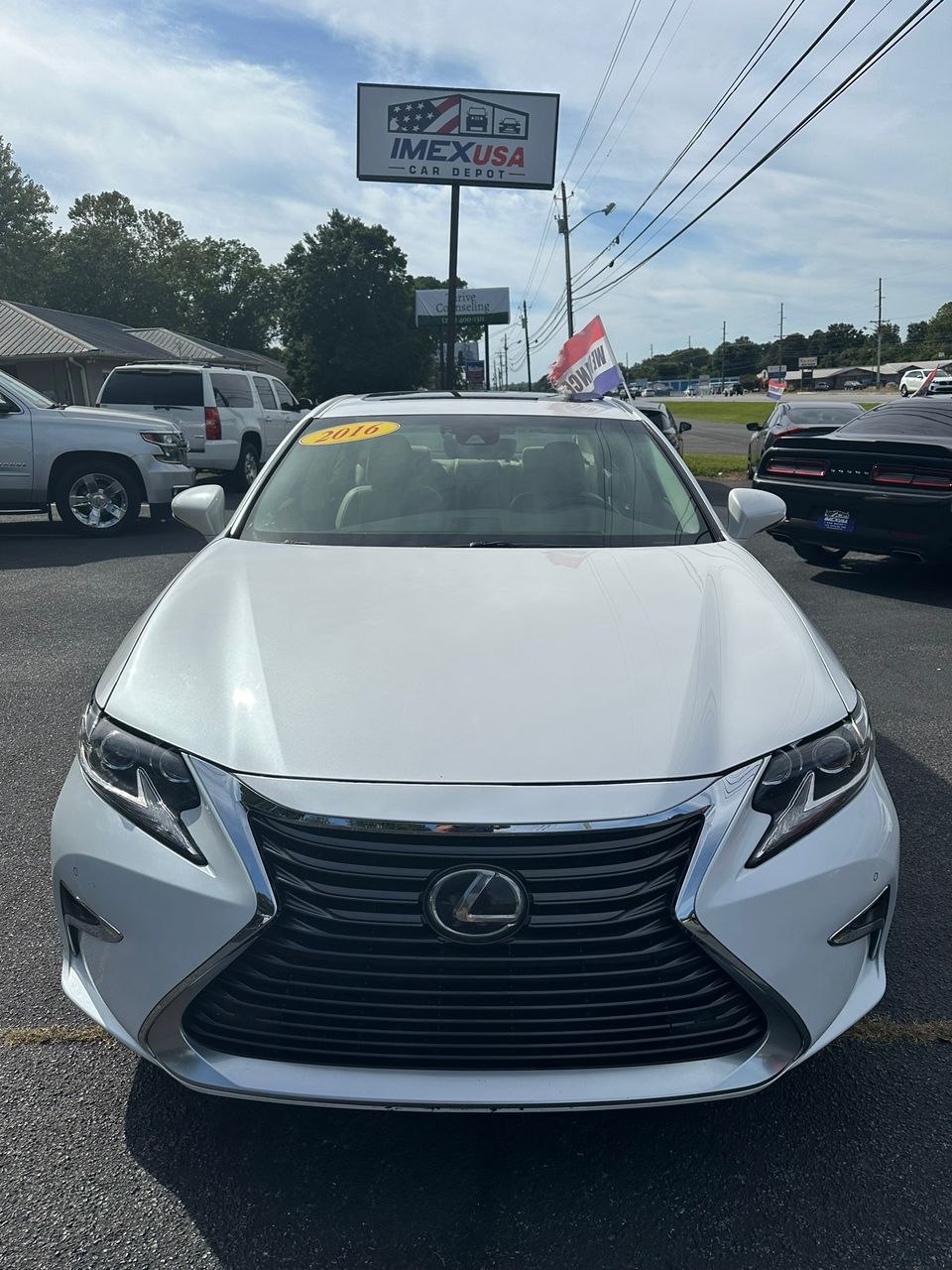 
								Lexus ES 350 4dr Sedan White 2016 full									