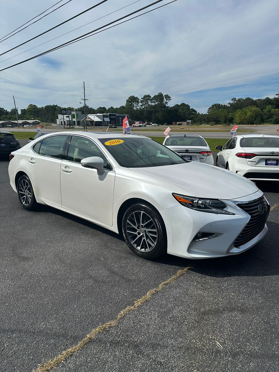 
								Lexus ES 350 4dr Sedan White 2016 full									