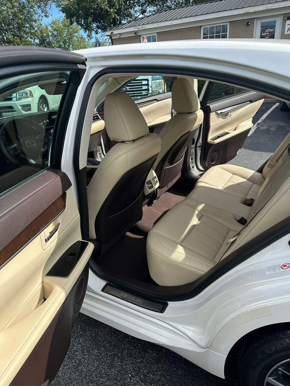 
								Lexus ES 350 4dr Sedan White 2016 full									