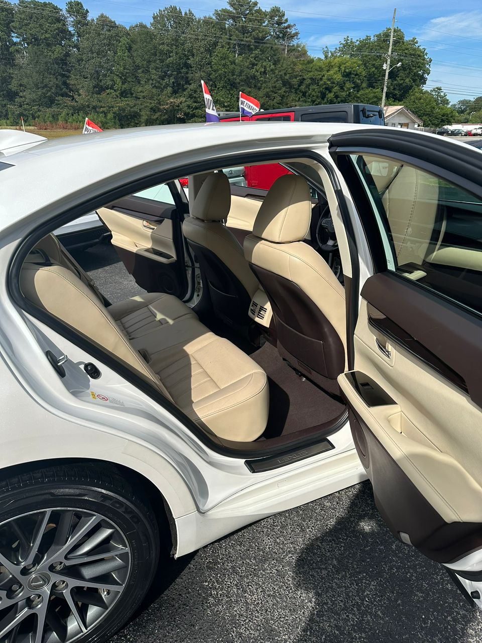 
								Lexus ES 350 4dr Sedan White 2016 full									