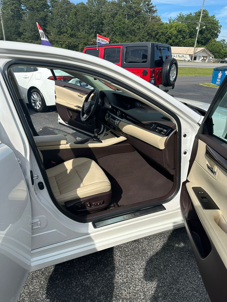 
								Lexus ES 350 4dr Sedan White 2016 full									