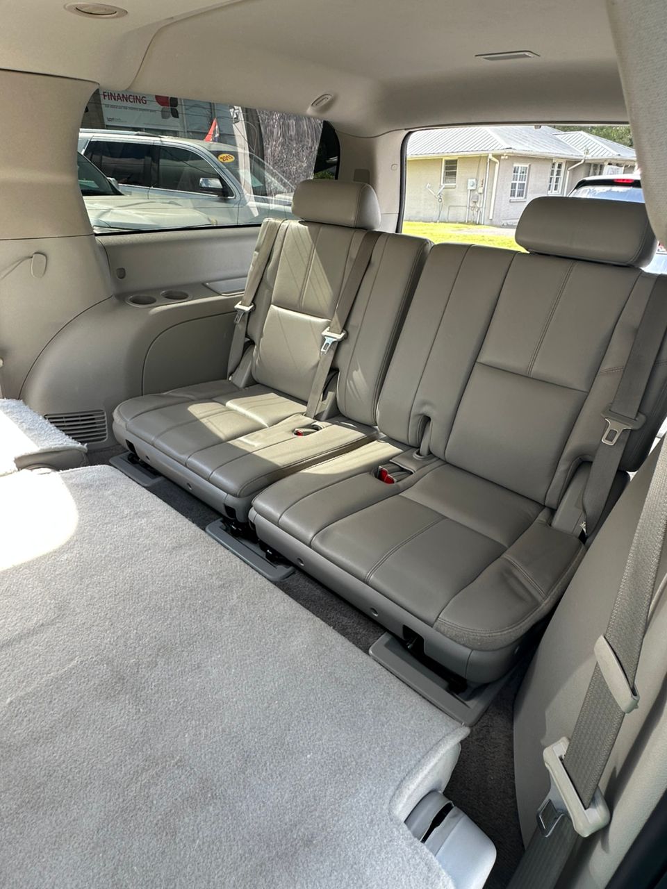 
								CHEVROLET SUBURBAN LT 1500 WHITE full									
